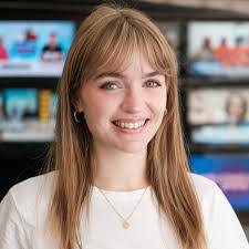 Caitlin Evans's Instagram, Twitter & Facebook