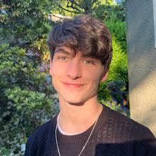 Dan Archambault's Instagram, Twitter & Facebook