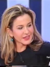 #lostmedia #tvitaliana #evarobins #amandalear #intervista #2002 #lgbt  #transgender