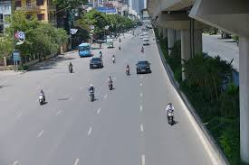 Trong khi đó, tại cảng hàng không quốc tế nội bài, hệ thống đường băng và sân đỗ với đặc thù khai thác trên nền bê tông nhiệt độ tại sân đỗ tàu bay trưa ngày 20/6 ghi nhận nắng nóng khủng khiếp lên tới 61 độ c (ảnh: 8w6xfbydcnnbdm