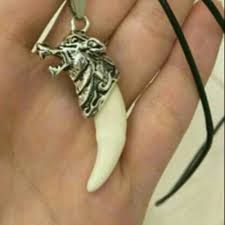 Jual Kalung cakar naga gigi wolf kepala serigala impor korea