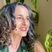 Jennifer Kanter's Instagram, Twitter & Facebook