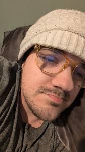 Not straight but thought I'd shoot my shot ✨