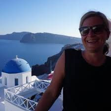 Ein gelber blazer und eine hellblaue jogginghose. Sabine Reiter Sabinereiter Twitter