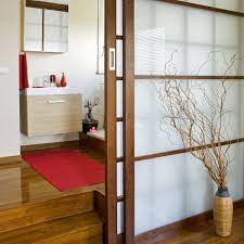 Comme pour les portes coulissantes intérieures, les portes fenêtres ou vérandas, l'avantage principal d'une porte coulissante pour placard reste le elles sont plus utilisées pour relier la cuisine au salon, la chambre à la salle de bains ou 2 chambres d'enfant, elles permettent gain de place et esthétisme. Porte Coulissante De Salle De Bains 5 Raisons De L Installer