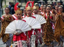 Akses yang semakin mudah dan murah membuat banyak sekali pelaku usaha baru yang mengusung jenis usaha yang sebelumnya bahkan gak pernah terbayangkan. Solo Didorong Jadi Kota Ekonomi Kreatif Nasional Tempo Co