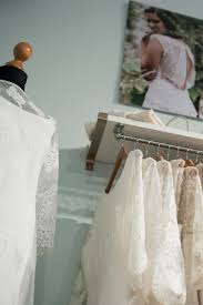 Empire brautkleid hochzeitskleid kleid braut passend zu schwangere perlen bc875. Brautmode Koln Leichte Brautkleider Und Hochzeitskleider
