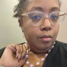 Gwen Deberry's Instagram, Twitter & Facebook