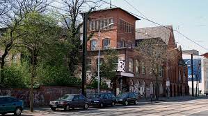 Die gründung erfolgte parallel zum kauf des denkmalgeschützten gebäudes und seinen zugehörigen außenflächen. Haus Der Freundschaft Rostock Wikipedia