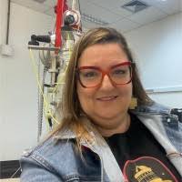 100+ perfis com “Carla R”