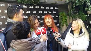 Πηνελόπη αναστασοπούλου, μαρία κορινθίου και ευρυδίκη βαλαβάνη φωτογραφήθηκαν μαζί για το περιοδικό down town, μια φωτογράφηση που προκάλεσε και πικρόχολα σχόλια στα social media για το κατά πόσο «πειραγμένες» ήταν οι φωτογραφίες. Eyrydikh Balabanh Kai Phneloph Anastasopoyloy Sto Dwts Youtube