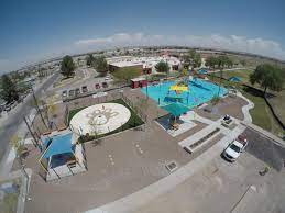 Pavo Real Spray Park Black Stallion