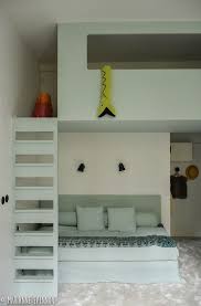 I letti a soppalco per bambini sono disponibili in diversi colori interessanti, in modo che ogni giovanotto possa scegliersene uno. Letto A Soppalco 21 Idee Per Un Appartamento Moderno Livingcorriere Letto A Soppalco Appartamento Moderno Soppalco