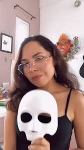 🌼 Acompáñanos el VIERNES, 26 de JULIO de 7 a 9pm, al taller:, CalaverArte:  Diseña y Decora tu Máscara. , Con la artista visual: Marlene Tello