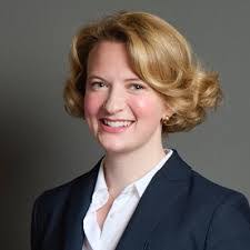 Lara Brown's Instagram, Twitter & Facebook