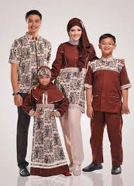 Karena yang anda cari adalah busana batik muslim, maka perhatikan baju batik muslim tersebut telah menutupi aurat secara sempurna atau belum. Busana Muslim Batik Anak Hijabfest