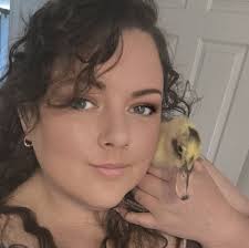 What are options for renting a 3-4 bedroom apartment or house in Roseburg  or surrounding areas?