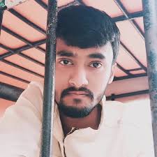 On #NationalHandloomDay, I'm celebrating the beauty and heritage of Indian  craftsmanship in this stunning yellow Banarasi saree. 💛 I absolutely love  the timeless elegance of the gold zari and how easy it