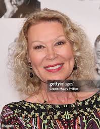 Leslie Easter's Instagram, Twitter & Facebook