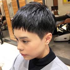 ベリーショート ショート職人 石井優弥 on instagram 平成最後の投稿は 1番人気だった 黒髪のベリーショート ベリーショート 額を出したスーパーショートバンク 19ssのコレクションモデルでは額を出した ピクシーヘア 髪型 ベリーショート