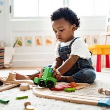 Warum soll man babys nicht hinsetzen? Fordern So Lernt Ihr Kind Allein Zu Spielen Eltern De