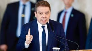 Ao vivo: ministro da Justiça fala à Câmara sobre prisão de Ramagem