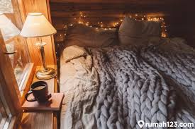 Kamar tidur menjadi tempat yang sangat personal bagi sebagian besar orang. 9 Inspirasi Desain Kamar Tidur Sempit Tetap Estetis Dan Nyaman Rumah123 Com