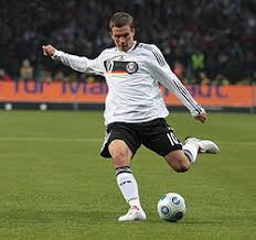 Hela spelartruppen finns med, samt deras positioner, nummer klubblag och ålder. Tysklands Herrlandslag I Fotboll Wikipedia