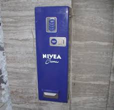 Von individuellen gesichtsanwendungen über entspannende massagen bis zum rundum wohlfühl paket. Nivea Haus Wellness Am Jungfernstieg In Der Innenstadt Von Hamburg