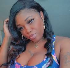 Katie Epps's Instagram, Twitter & Facebook