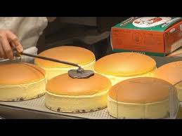 Japanese Cheese Cake Uncle Rikuro S Cheesecake Osaka Japan Youtube Japanese Cheese Japanese Street Food Vietnamese Dessert