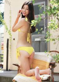 足立梨花の水着の美尻・胸チラ下着姿のグラビア画像等173枚｜エロ牧場
