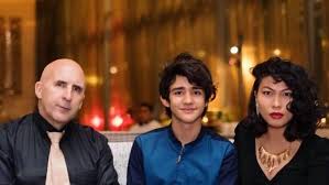 Emiliano fernando cortizo, yang lebih dikenal sebagai emiliano cortizo (lahir di canberra, australia, 16 desember 2004; Emiliano Fernando Kami