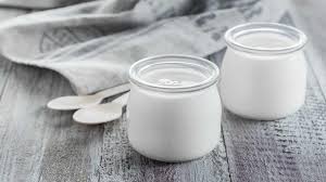 Se avete deciso di continuare con la produzione settimanale di yogurt, dopo un mesetto vi consiglio di ricominciare nuovamente con dello yogurt. Yogurt Fatto In Casa La Ricetta Semplice Per Prepararlo