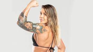 The show uses a system of progressive elimination, allowing the contestants to vote off other members until only one final contestant remains and wins a cash prize. Quien Es Karen Bayona Del Desafio Y Por Que Es Tan Mencionada En Redes Kienyke