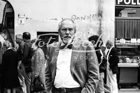 Quando arrivò amici miei, nel 1975, aveva appena finito di girare il padrino parte seconda con francis ford coppola, tanto per intenderci. Amici Miei Rambaldo Melandri Alias Gastone Moschin Necchi Interpretato Da Renzo Montagnani Philip Noiret Alias Perozzi Il Sassaroli Adolfo Celi E Infine Raffaello Mascetti Ugo Togazzi