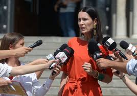 The story rich western european countries tell themselves is a nice one: Cum A ReuÈ™it Clotilde Armand SÄƒ DeschidÄƒ PorÈ›ile Sortatorilor De Gunoi È™i La Cine Ajung Banii PlÄƒtiÈ›i De PrimÄƒria Sectorului 1 Spotmedia Ro