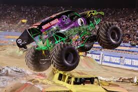 The background of this screen can be a single colour, multiple colours, or some other graphical representations. Grave Digger Monster Truck 4x4 Race Racing Monster Truck Wallpapers Hd Desktop And Mobile Backgrounds