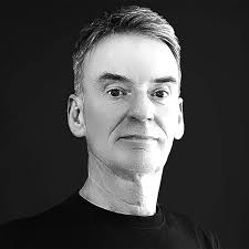 𝐉𝐮𝐫𝐲 𝐇𝐢𝐠𝐡𝐥𝐢𝐠𝐡𝐭 Robert Mitchell Managing Partner , Driving  Growth In 2016, Robert Mitchell launched Driving Growth, his own agency  based in Dubai, emphasizing integrated digital services, live events, and  public relations. Before