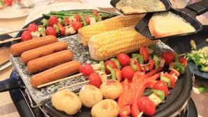 Raclette Ideen Fur Einen Kulinarischen Hochgenuss In Dieser Jahreszeit Raclette Ideen Vorspeisenrezepte Kulinarisch