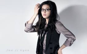 Being able to participate at a later point in time for a series that i love so much, i have to say that there was quite a significant level of pressure for me, the actress said during the press conference of kingdom: Jun Ji Hyun Biography Height Weight Facts Affairs Income Family