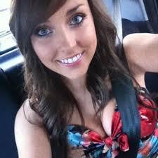 Stephanie Declue's Instagram, Twitter & Facebook