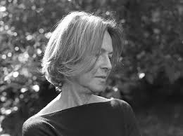 O excepție este mircea eliade care scrie și în limba română (excepție făcând lucrările științifice, de istoria religiilor și filosofia miturilor). Louise Gluck Este Laureata Premiul Nobel Pentru LiteraturÄ 2020 Smart Radio