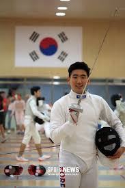 인기 스포츠는 매스컴을 타고 더욱 주가를 올리는 반면 비인기 스포츠는 매스컴의 홍보 효과마저 얻지 못해 대중들의 뇌리에서 잊히기도 한다. Xzrmlmo3p7loqm