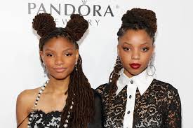 Halle bailey is a rising star in the music and film industries alongside her sister named chloe. Halle Bailey S Best Beauty Looks Popsugar Beauty Middle East