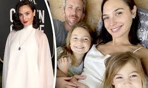At age 18, she was crowned miss israel 2004.she then served two years in the israel defense forces as a soldier, whereafter she began studying at the idc herzliya college, while building her modeling and acting careers. Wonder Woman Actress Gal Gadot Reveals She Is Pregnant With Her Third Child Daily Mail Online