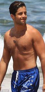 Josh peck was born on november 10, 1986 in new york city, new york, usa as joshua michael peck. Josh Peck Former Drake And Josh Child Star Reveals Weight Loss Daily Mail Online