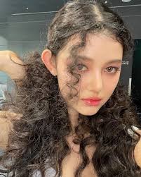 Danielle de NewJeans critiquée pour faire la voix d'Ariel dans 'La Petite  Sirène' sans être