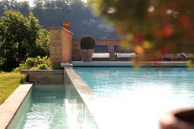 Le Vrai Prix D Une Piscine A Debordement De 20000 A 30000