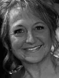 Denise Dee's Instagram, Twitter & Facebook